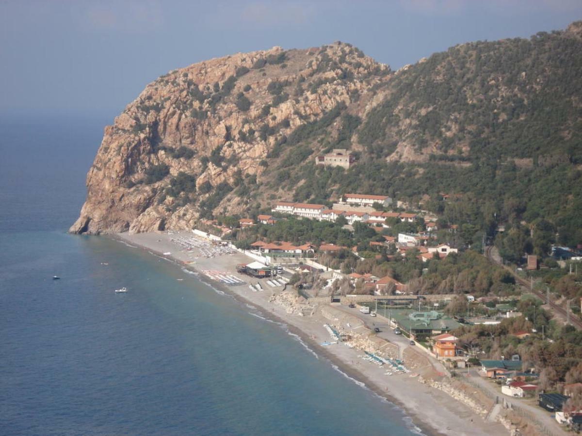 Casa Vacanze Il Gelsomino Patti Luaran gambar